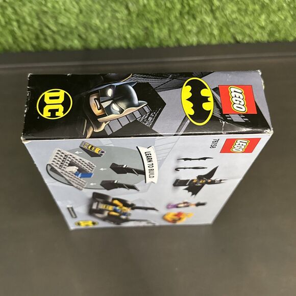 LEGO 76158 Batman Batboat The Penguin Pursuit! New Retired Damaged Box - Picture 6 of 6